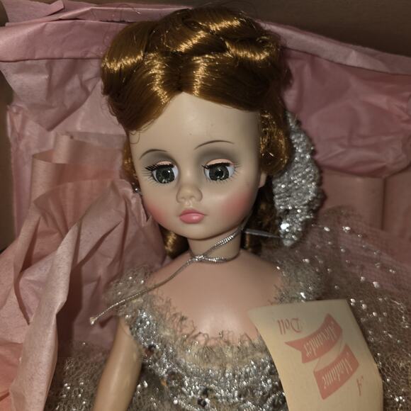 Madame Alexander 17\